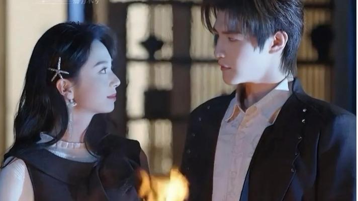 遇事不决量子力学？亲热一半被强制下线，4个人“换乘恋爱”修罗场来袭！