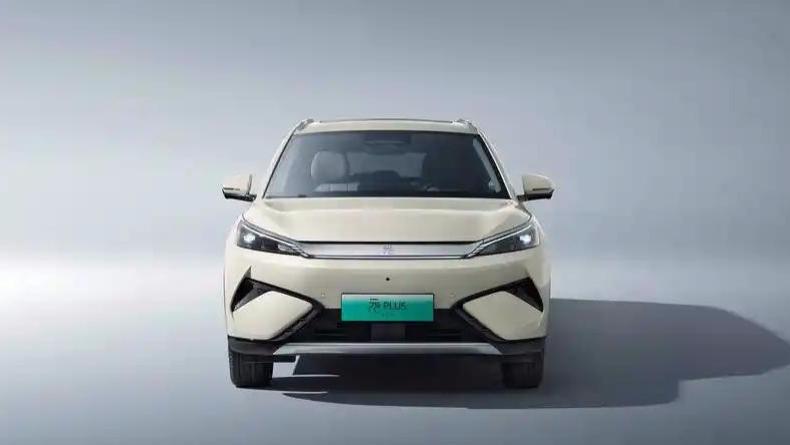 比亚迪元PLUS换代实锤！放弃后驱改款，尺寸暴涨210mm，5分钟闪充技术曝光，现款车主直呼买早了