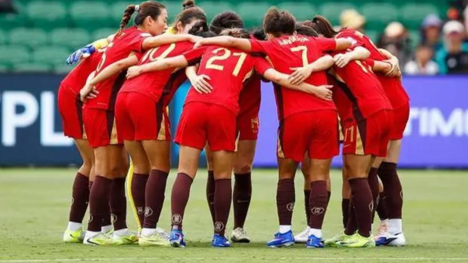 女足杀进半决赛了！男足你们真的别出来丢人了