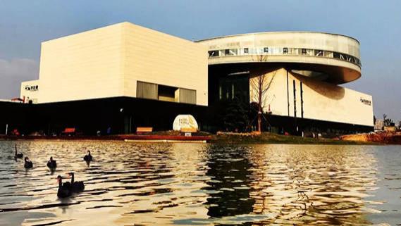 湘江浮玉，十载芳华：写在李自健美术馆十周年庆典前夕