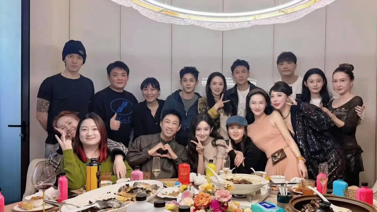 于正生日宴星光齐聚！古力娜扎张慧雯董璇暖心亮相
