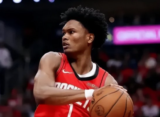 23.5分钟砍11.7分？火箭伊森正用效率打脸全联盟！

申京21.5分9.3板