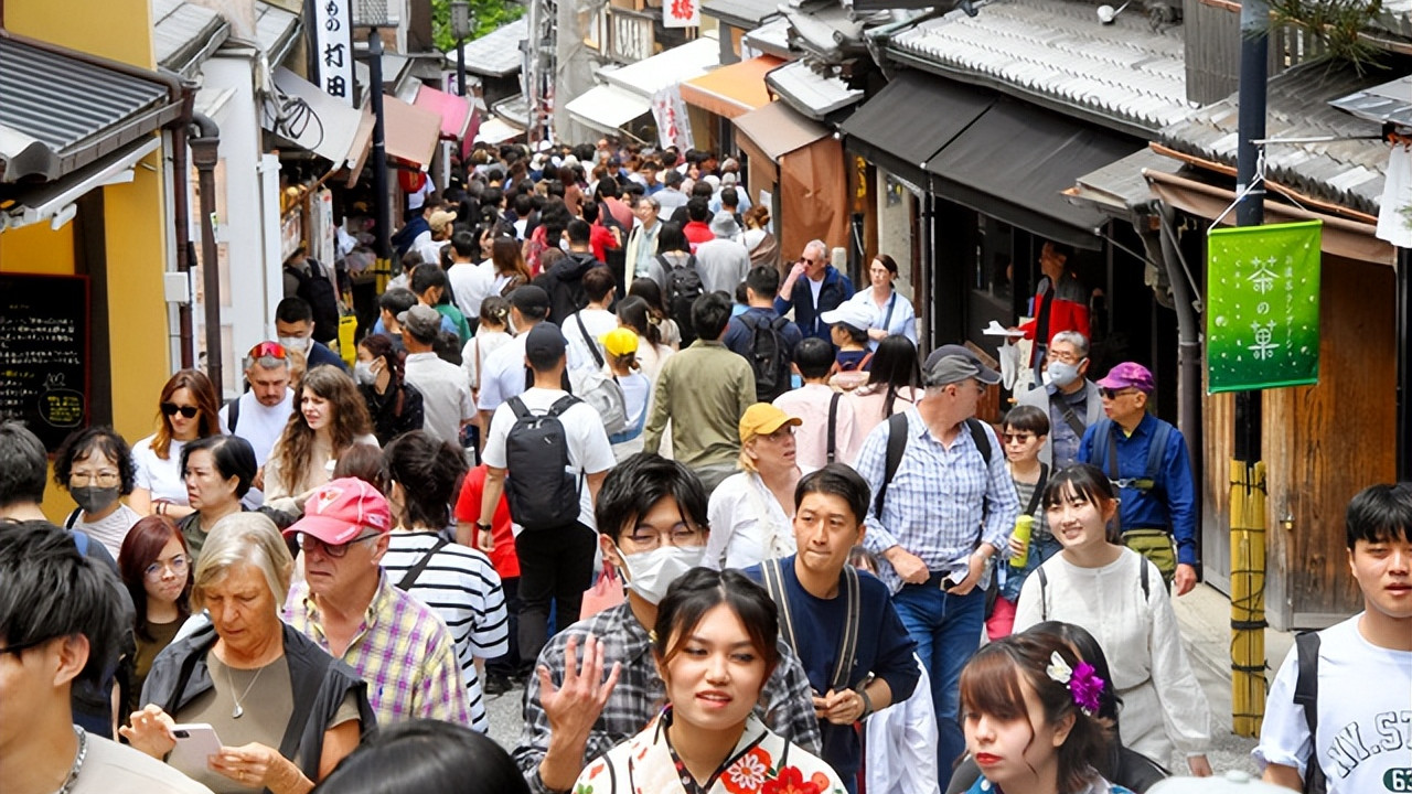 曾经的国民白月光，京都为何被日本人自己嫌弃了？