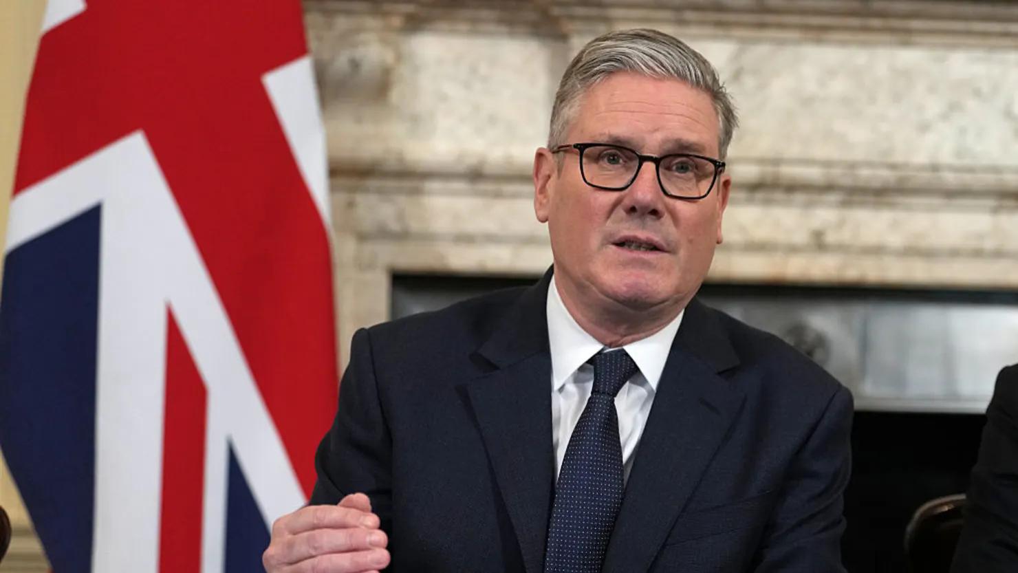 英国首相斯塔默所在政党在关键投票中遭遇重大挫折，仅位列第三名！引发热议！