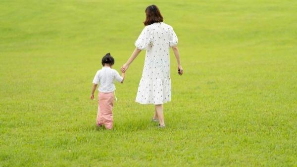 国际家庭日：被温柔接住的童年，是孩子一生的底气
