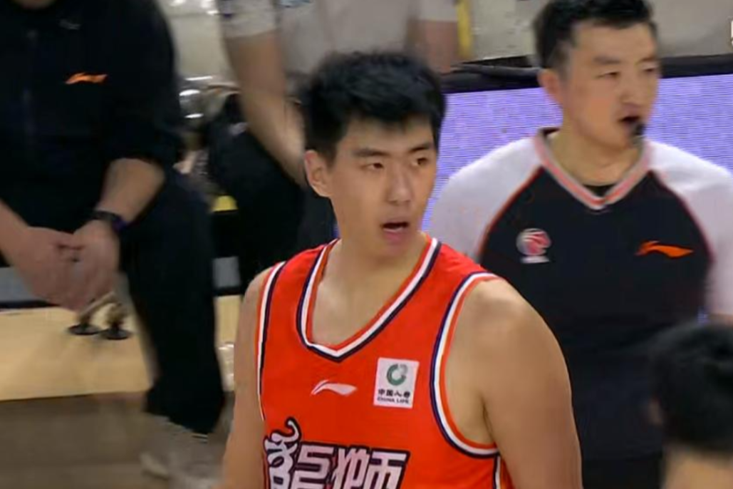 CBA常规赛第三十一轮，广州队坐镇主场对阵辽宁队。在赛前，很多球迷不看好广州队，