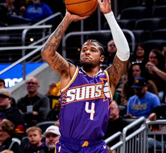 浅谈一下这赛季我对格林的看法

我先叠个甲，这整篇文章都是我全凭主观写的，如果说