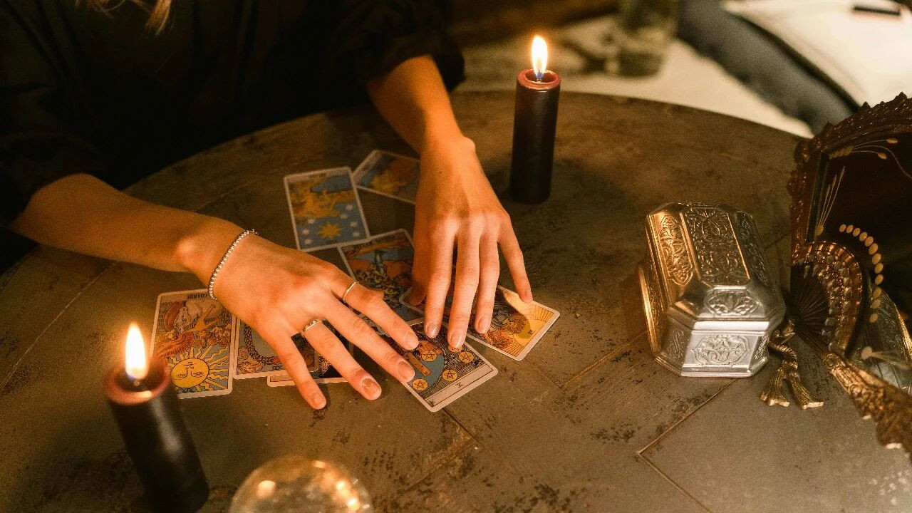 花3万8求“大师”让前任回头，结果人财两空！赛博算命的AI骗局比前任更狠