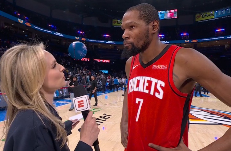 前几天火箭队在不敌快船队之后，莱昂纳德和杜兰特两位超级巨星在一起聊了很久。很多人