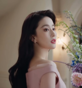 刘亦菲的每一则广告都很惊艳，都给人带来一声哇哦的惊叹