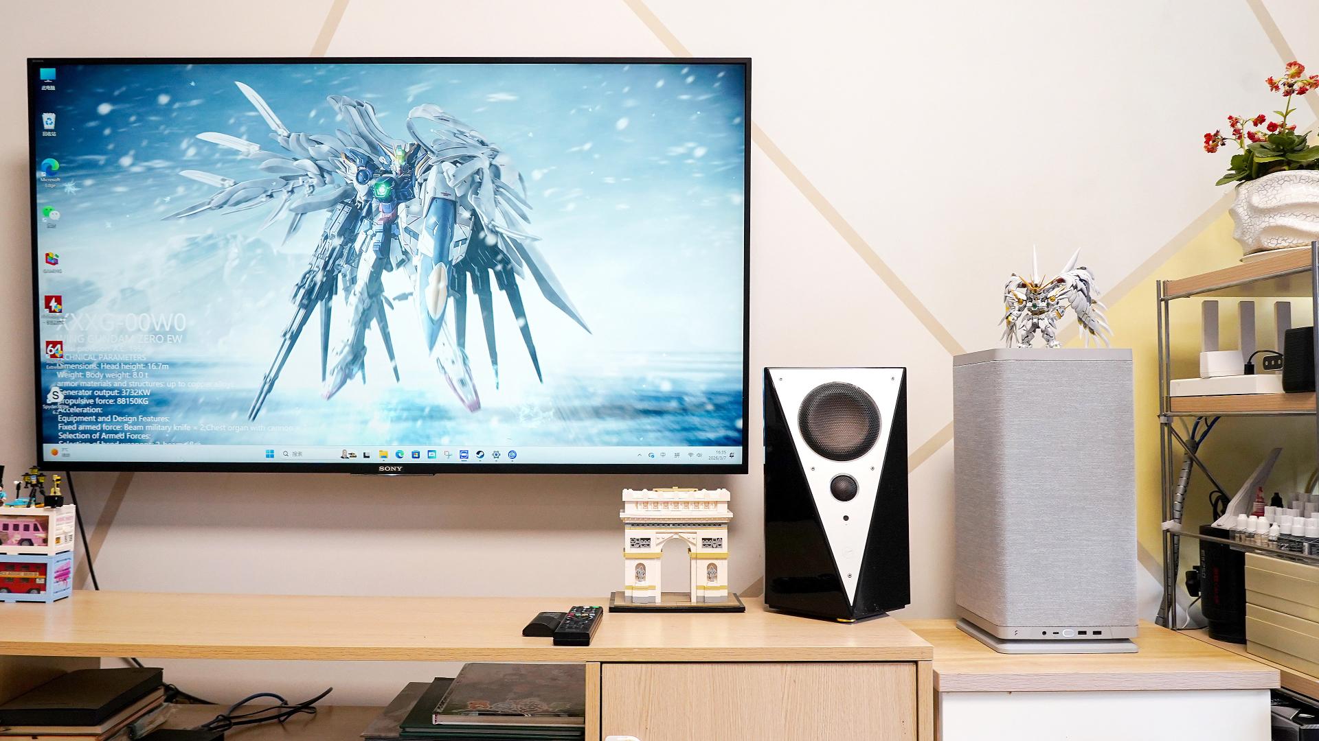 工作娱乐两手抓！Mood迷你主机放电视旁边，5060Ti能玩4k游戏吗？