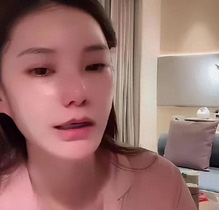 马筱梅是否好好对待前妻的孩子，跟能否决定让孩子们回北京确实是两回事。
 
监护人