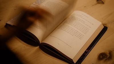 一文读懂四大文学体裁 小说、诗歌、散文、戏剧