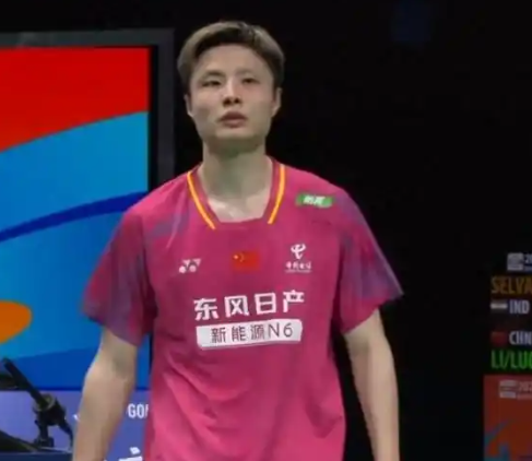 北京时间4月10日，今日的羽毛球亚锦赛男单1/4决赛对阵如下：
12：40：周天