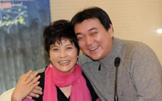 前夫突然寄来6箱草莓