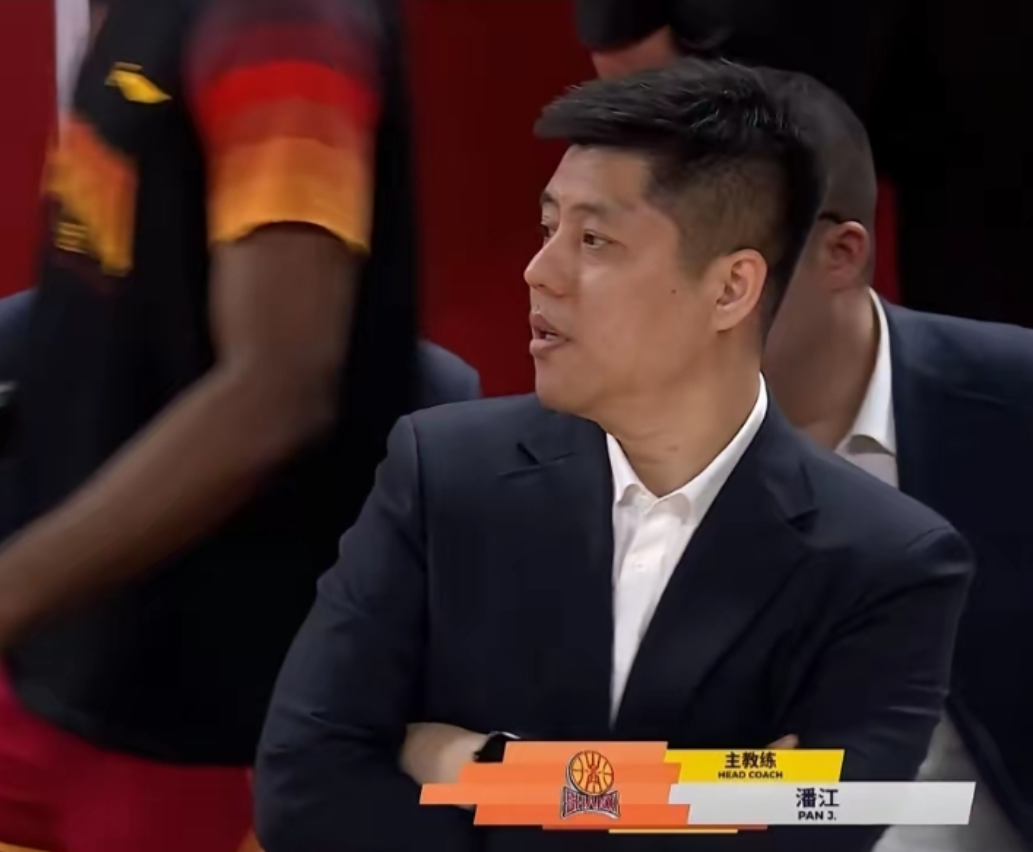 昨天客场与山西汾酒一役，青岛崂山啤酒队三分投得神准无比，27投15中，命中率高达