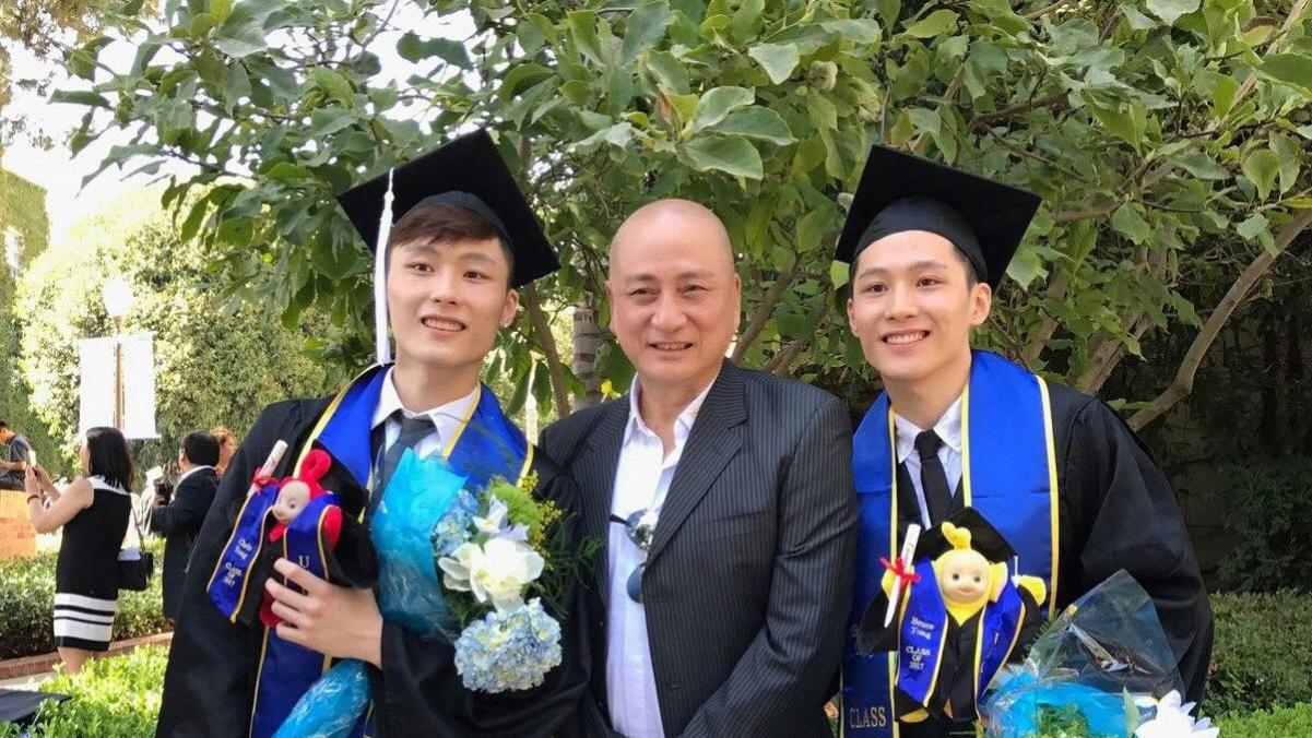 汤镇业双胞胎儿子晒海景豪宅，装修品味获赞，还帮朋友钻墙布置家居