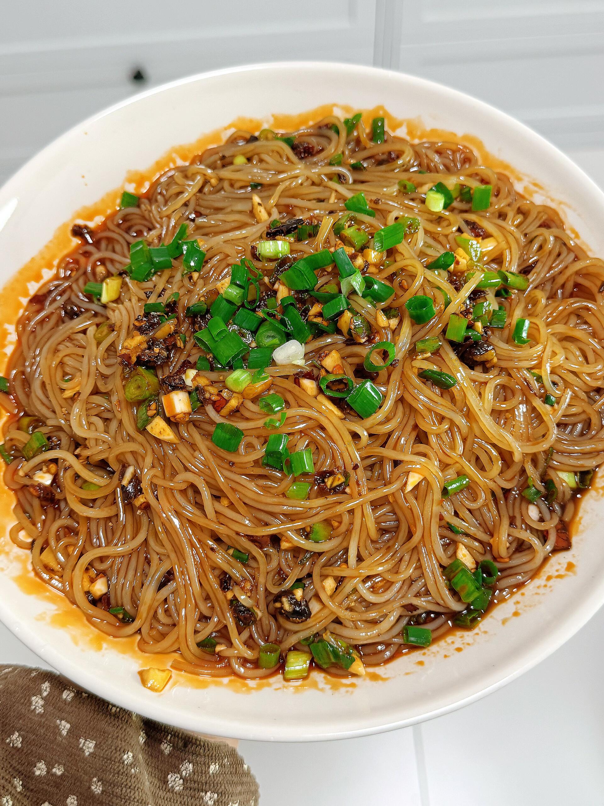 凉拌粉条🔥吃一次就沦陷！Q弹入味，零难度巨下饭
宝子们谁懂啊😭 挖到一款巨好