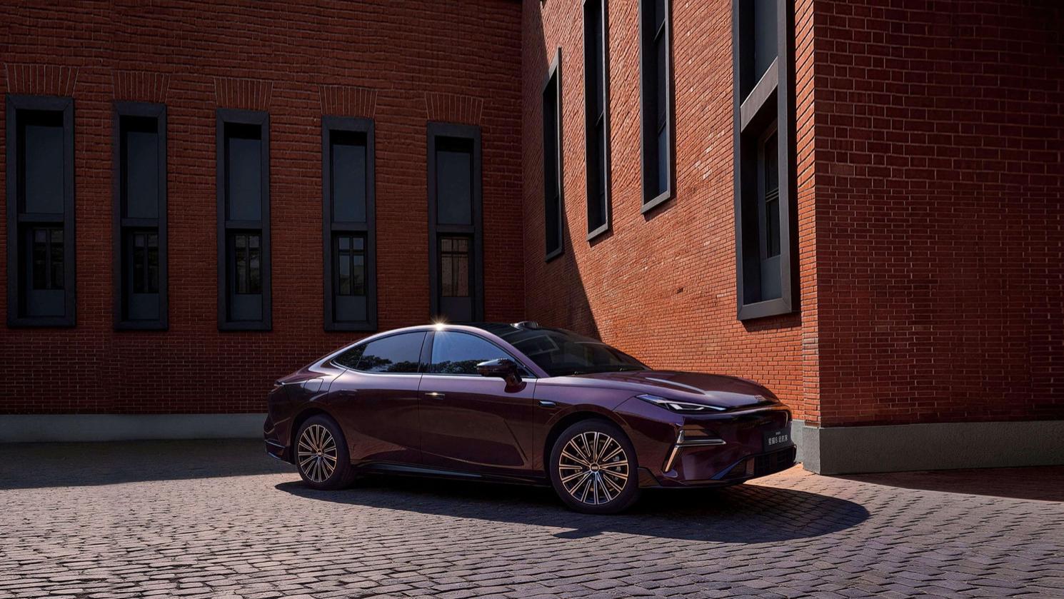 12.58万起！吉利银河星耀8远航家系列正式加新上市！