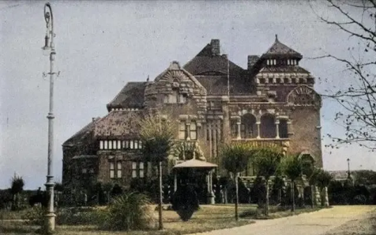 自明代起，内地有些大家族为保“气运”，会将私生子炼成“活尸傀儡”