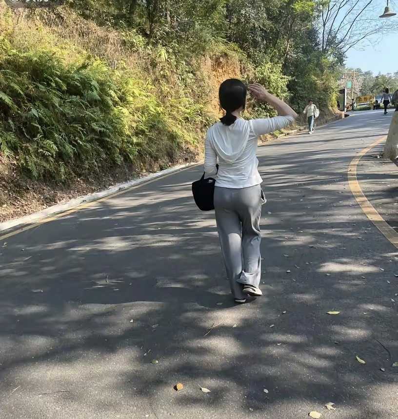 女同事约我一起爬山！我需要准备什么呢？