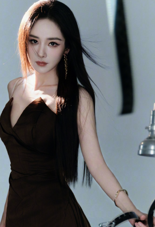 杨幂写真壁纸来了，这也太好看了吧