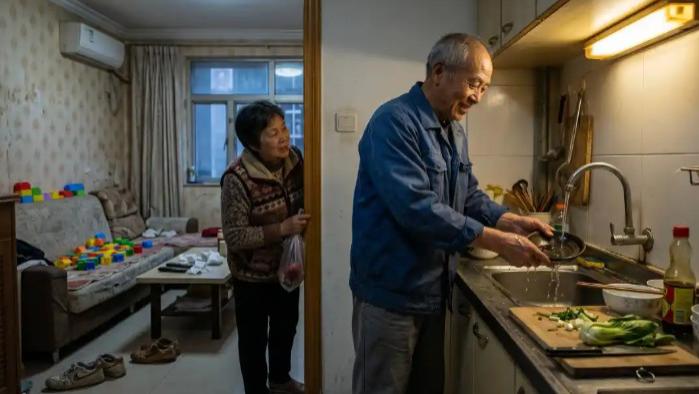 停掉3000房贷后儿子连打6个电话我没接：退休后才看清，父母是靠山时儿女天天回家，想靠子女时电话都不