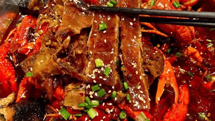 全网都在模仿“长沙一锅炖”，这到底是怎么一回事？