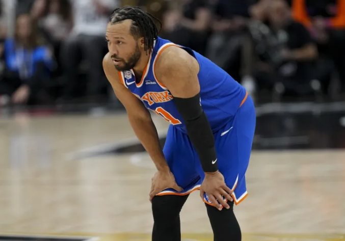 前NBA球员保罗-皮尔斯在一档节目中，谈到了杰伦-布伦森的联盟地位。
保罗-皮尔