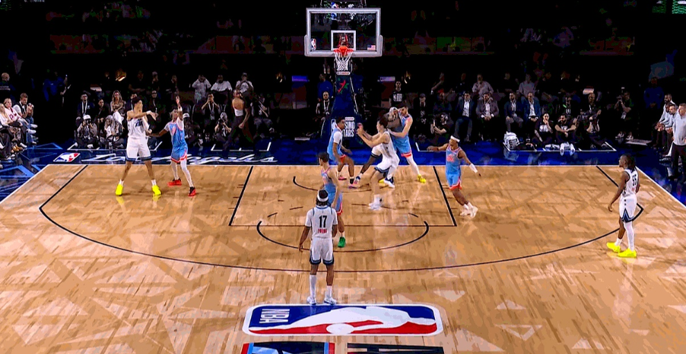 之前老有人说杨翰森在CBA的数据是刷的，一打国际比赛就露馅，现在脸疼不疼
面对美