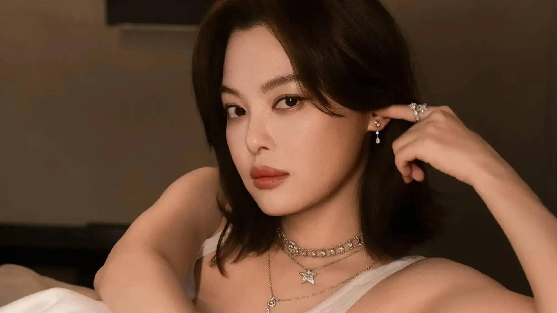 辛芷蕾再谈解约：坦言当年不成熟 剪短发做回自己