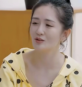李小冉问王濛跳《心愿便利贴》和黎明邀请你上厕所

谢娜：“你觉得哪个更尴尬。”王
