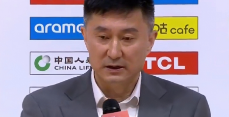 广东男篮主教练杜锋谈球队被北京淘汰止步八强。他表示：上半场9次失误非常致命，让对