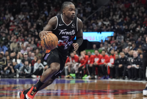 这种级别的比赛谢德能打得了吗？投不了接球3分就只能拖后腿

进攻端纯累赘，莺歌这