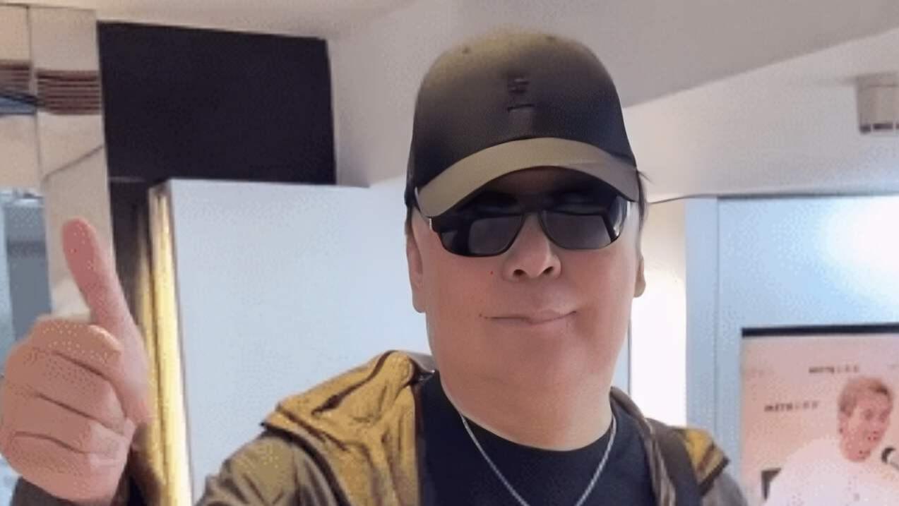 香港知名男星胖到不见脖子，至今单身未婚未育，因一句未说完的话事业尽毁