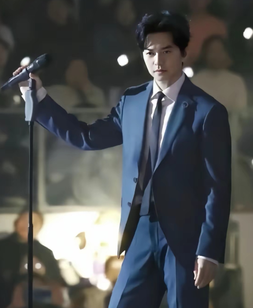 李健的状态哪是什么“不科学”
不过是别人偷懒的时候，他在坚持；别人放纵的时候，他