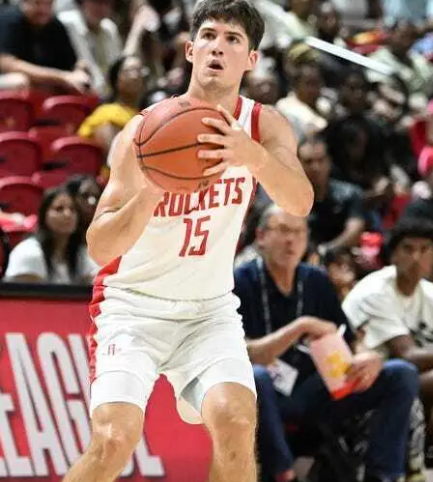 谢泼德今天发挥比较一般，突破做的不够好
能看出来最近谢泼德在练突破，上场打戈贝尔