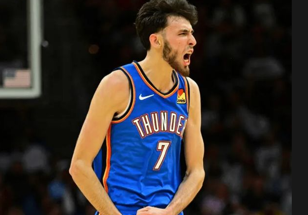 霍姆格伦防狄龙就看出与文班的差距
打到现在为止霍姆格伦一直是狄龙的提款机，狄龙打