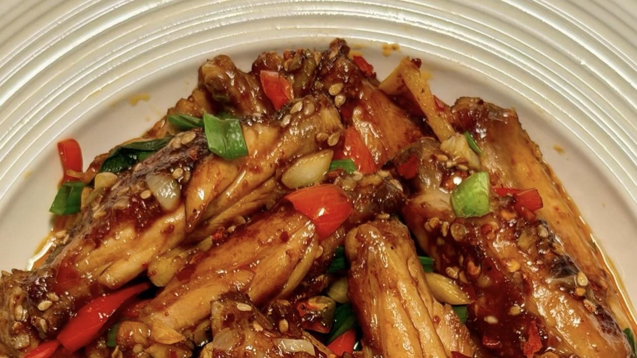 焦香入骨，一口沦陷：家常香辣鸡翅的秘制做法