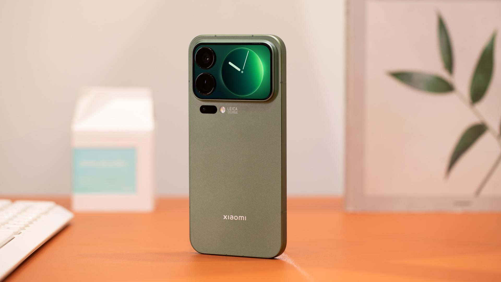 小米旗舰数字首款Max机型，「稳」字当头