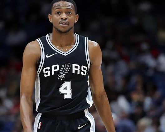 福克斯和文班在处理丢球上面就是两个极端
文班如果吃瘪了下回合大概率要想办法打回来