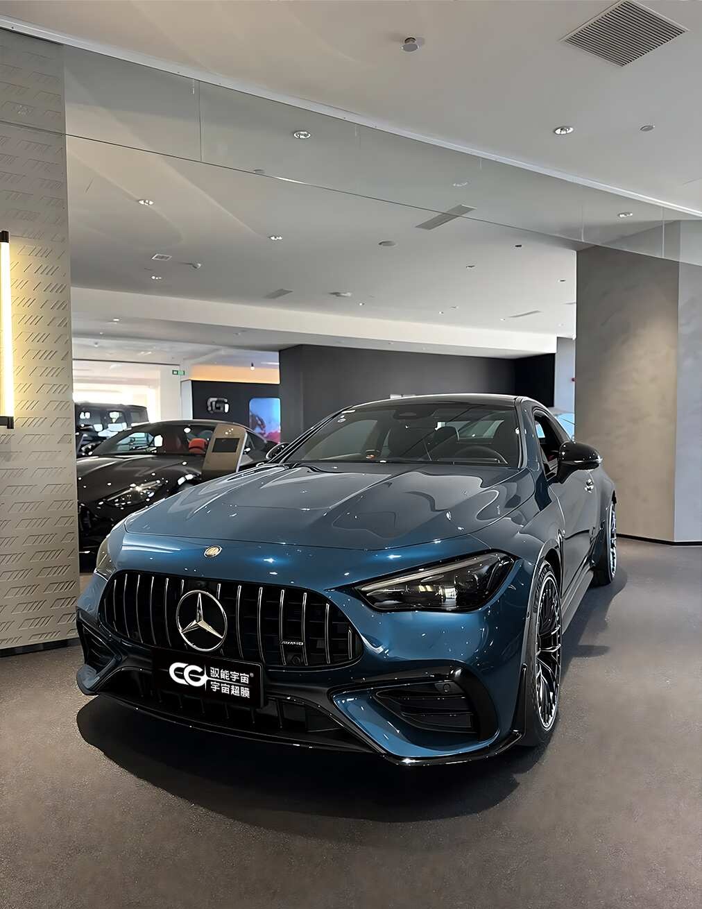 Cle53双门就是我的梦！！！
这配色真的深得我心，完全没有俗艳感
色调层次巨丰