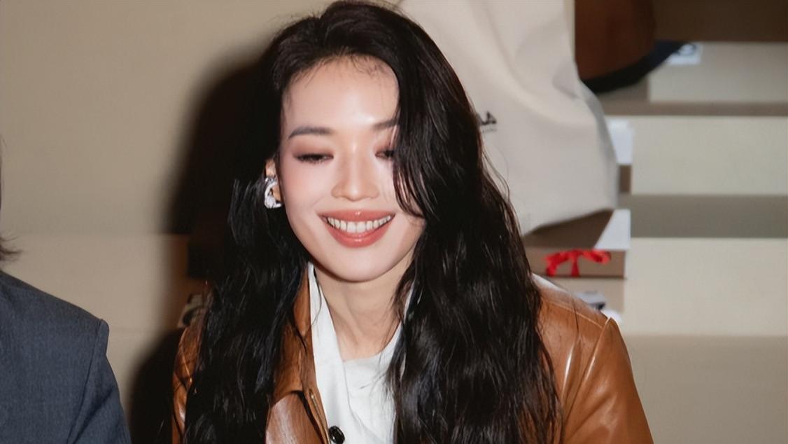 米兰这一夜，妖艳四射的杨幂和文咏珊，却败给了全裹出镜的舒淇