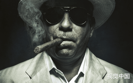 在村里，我们家人是有名的“面瓜”：懦弱，不会抗争，可以被任何人随意揉捏……