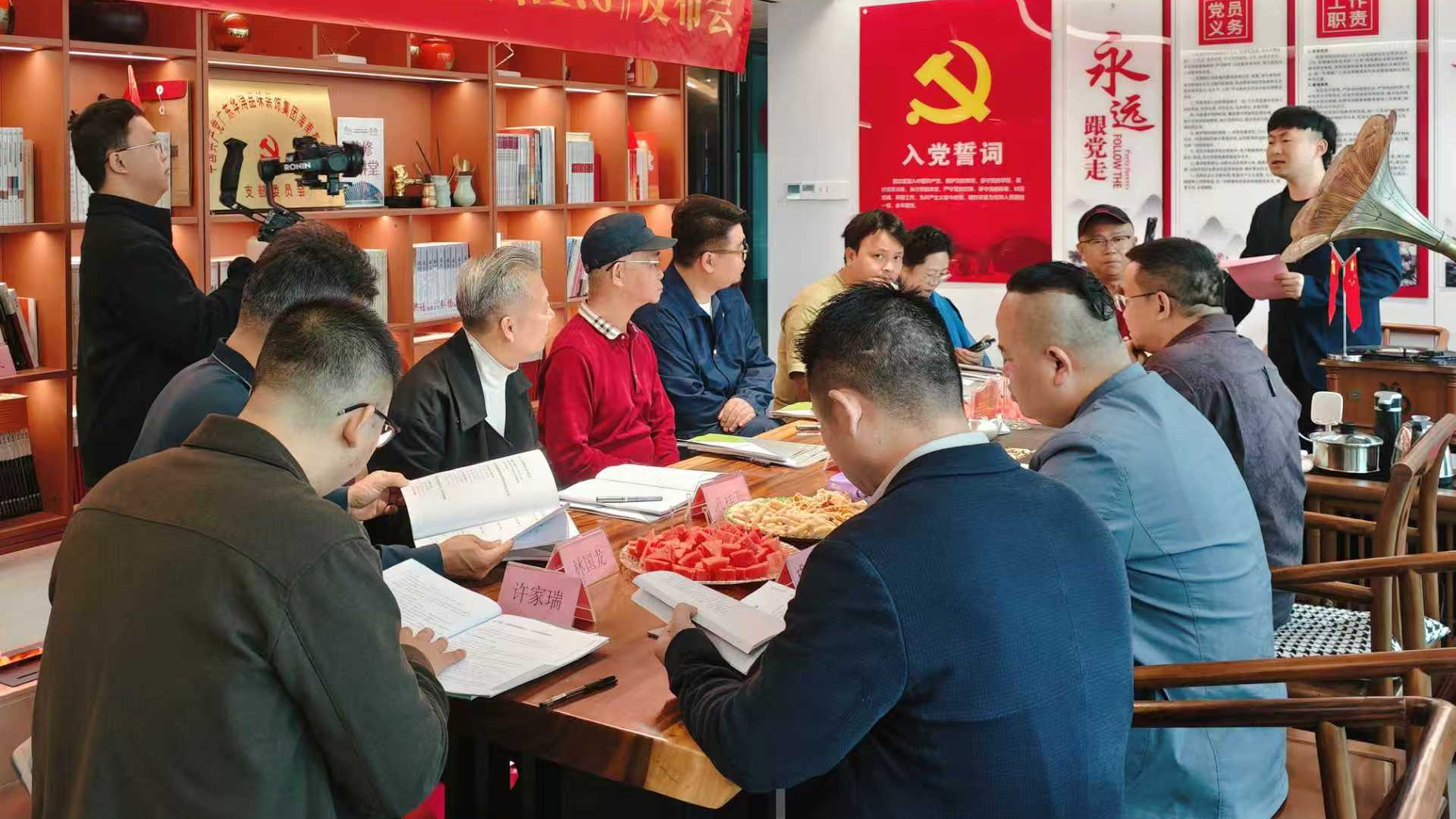 《热带宜居空间装饰装潢白皮书1.0》在海口发布 汇聚行业智慧引领热带人居新标准