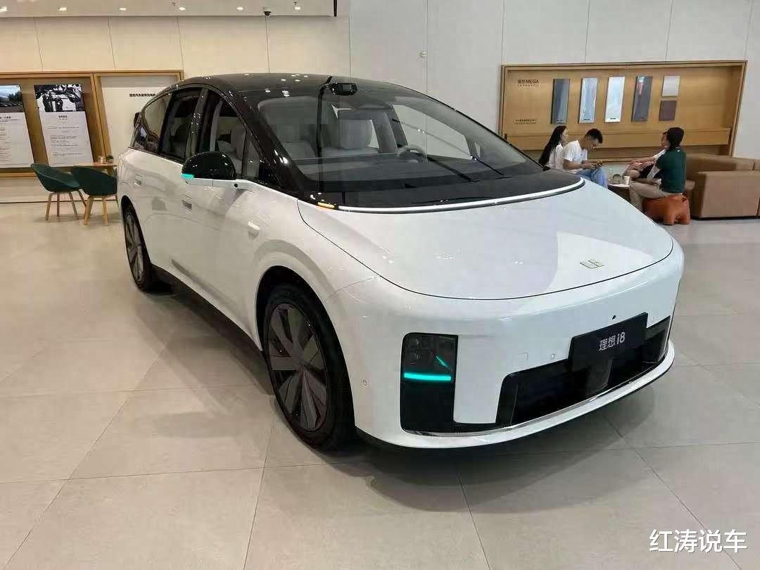 理想i8后驱长续航版，配零重力座椅，续航780公里，售价30