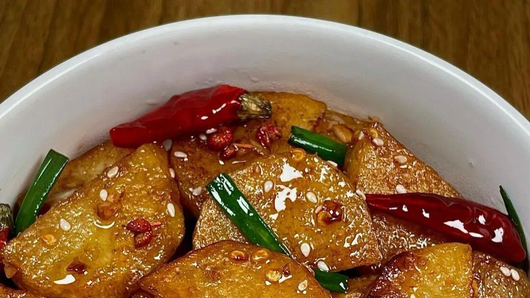 土豆的3种神仙吃法！酸辣弹牙+香辣酥脆，香到舔盘