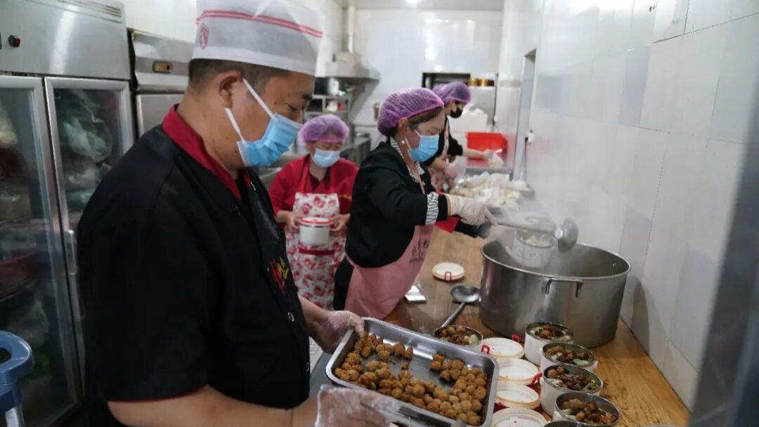 温暖临潼 | 每天两顿饭 暖了老人心