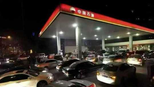 油价重回“9元时代”，想省钱就买比亚迪插混