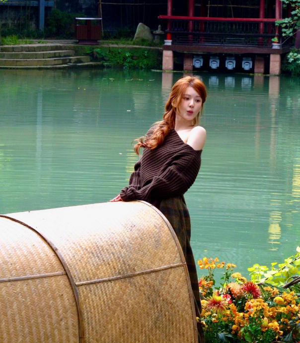 万千宫阙风雪皇城，不如你眉间笑颜